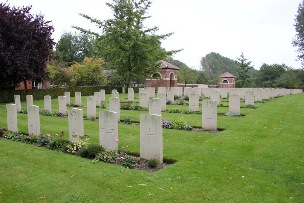 Commonwealth War Cemetery Royal Irish Rifles #2