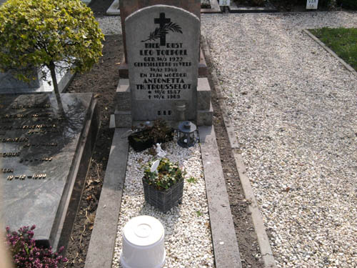 Dutch War Grave Roman Catholic Cemetery Castricum