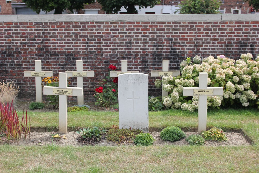 Commonwealth War Cemetery Merville Communal #5