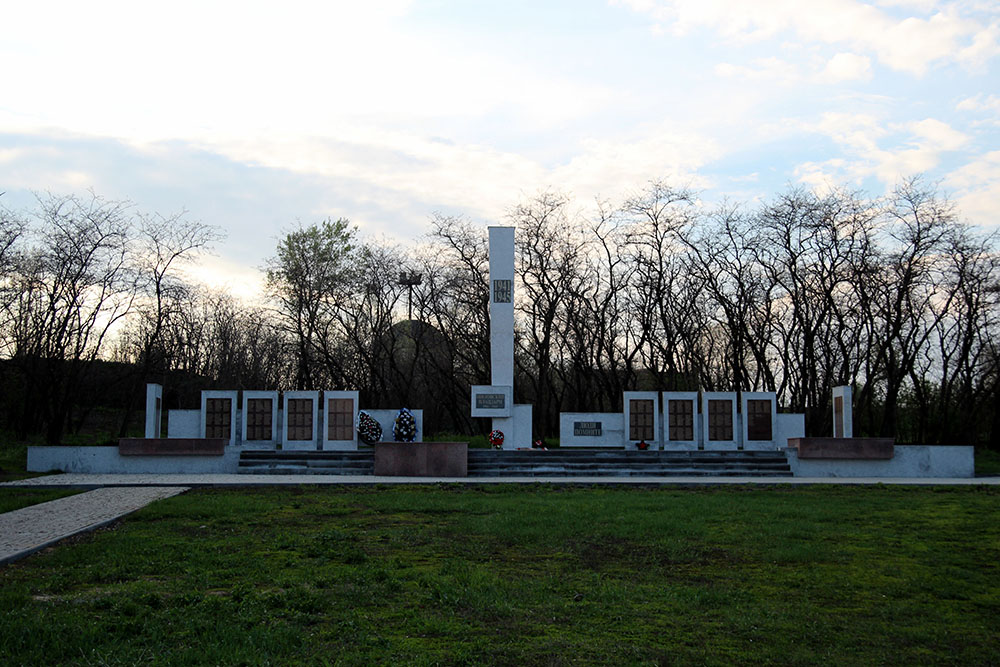 Mass Grave Soviet Soldiers No. 113 #1