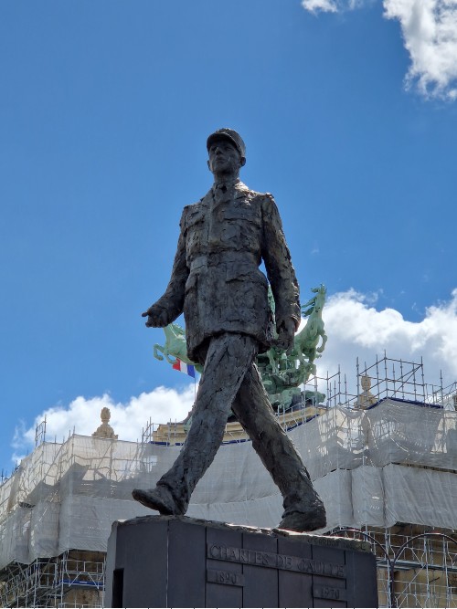 Statue Charles de Gaulle Paris #3