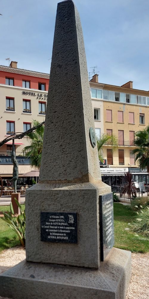 Napoleon Pyramid Saint-Raphaël #2