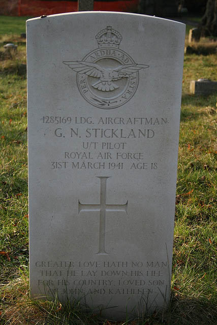 Commonwealth War Grave St. Mary Churchyard