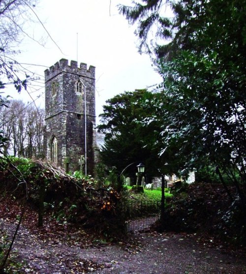 Commonwealth War Grave St. Michael Churchyard #1