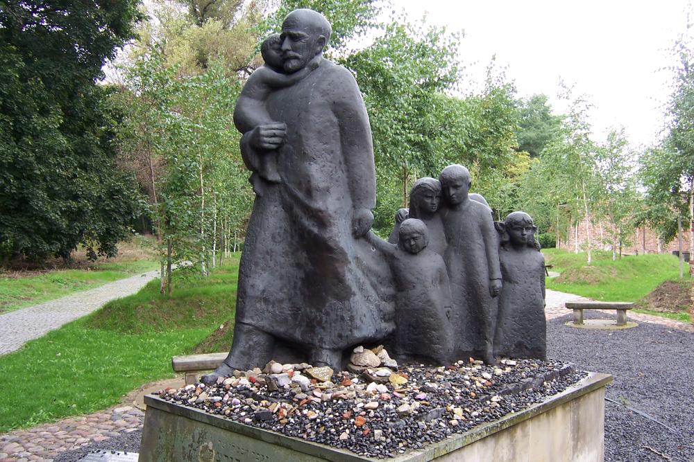 Monument Janusz Korczak #1