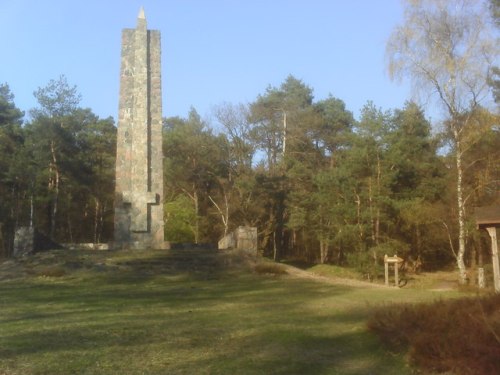 Oorlogsmonument Reserve-Feld-Artillerie Regiment 18