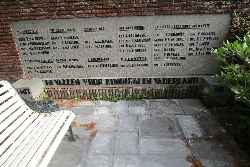 Nederlandse Oorlogsgraven Oosterbegraafplaats Voorburg #3