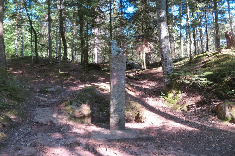 Monument Corsicans Col de La Chapelotte