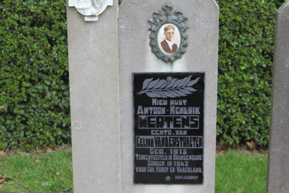 Belgian War Grave Mazenzele #2