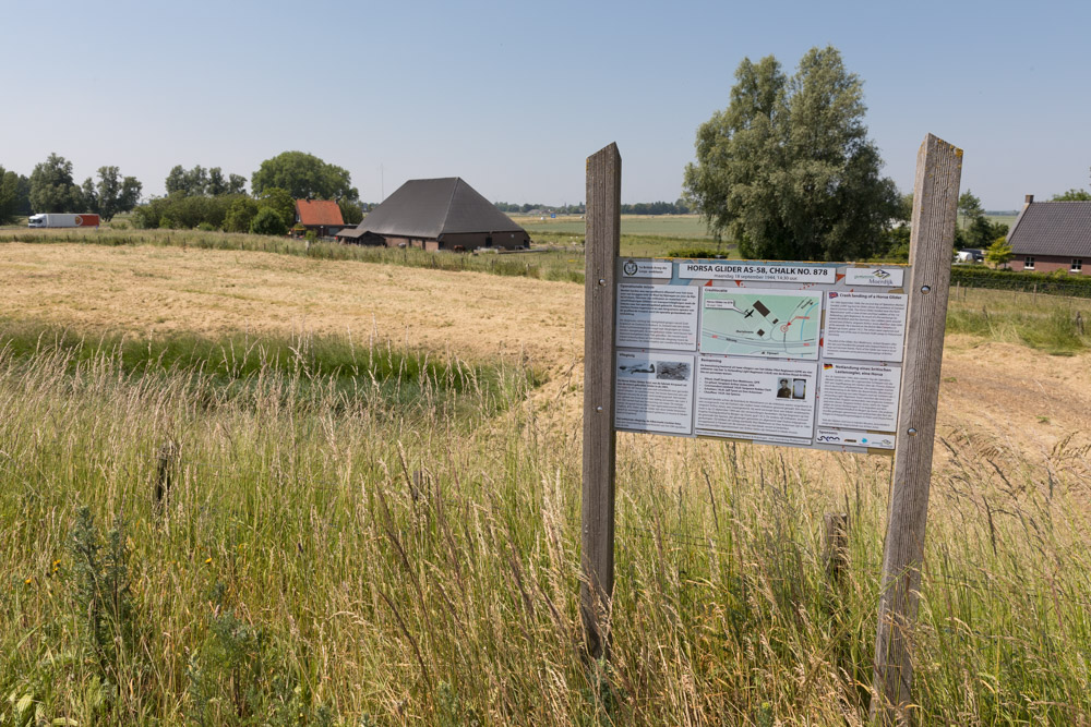 Informatiebord Locatie Noodlanding Airspeed Horsa