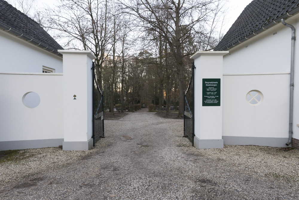 Dutch War Grave Municipal Cemetery Beekbergen #2