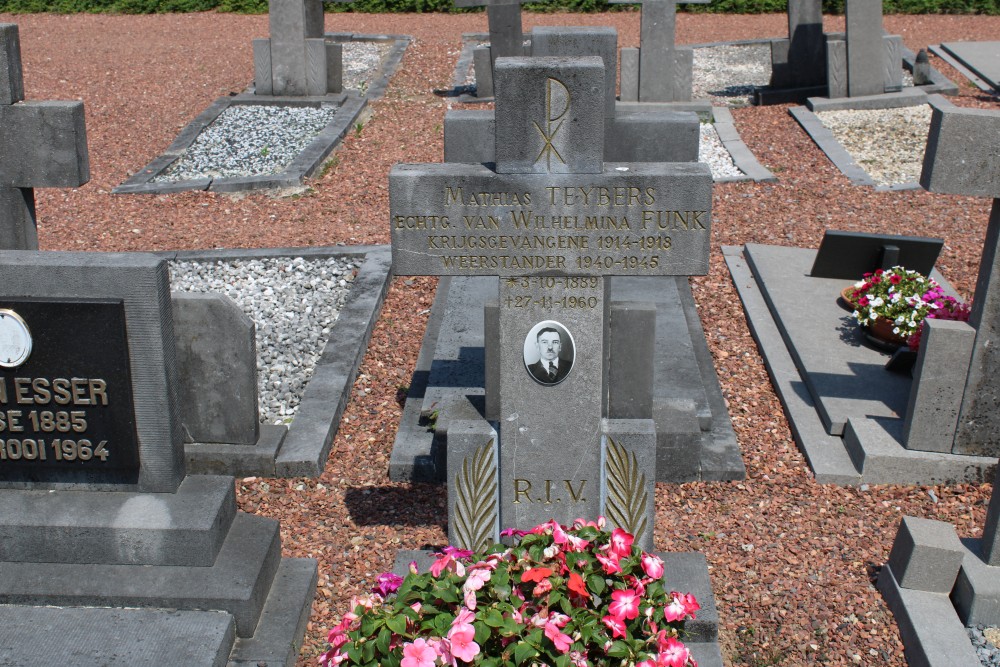 Belgian Graves Veterans Kinrooi #4