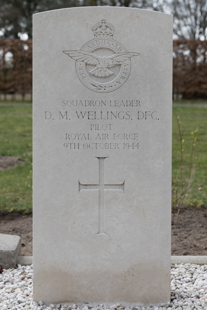 Commonwealth War Graves Voorthuizen #2