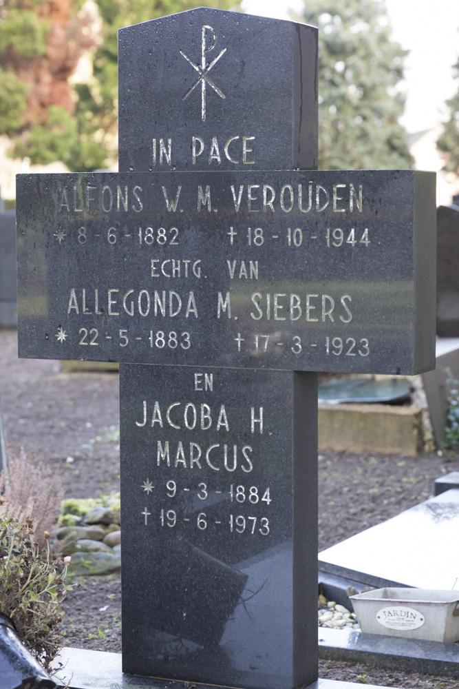 Dutch War Grave Cemetery Parish Middelaar #2