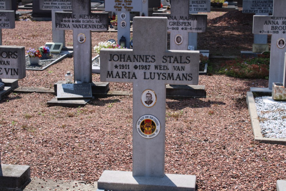 Belgian Graves Veterans Kinrooi #2