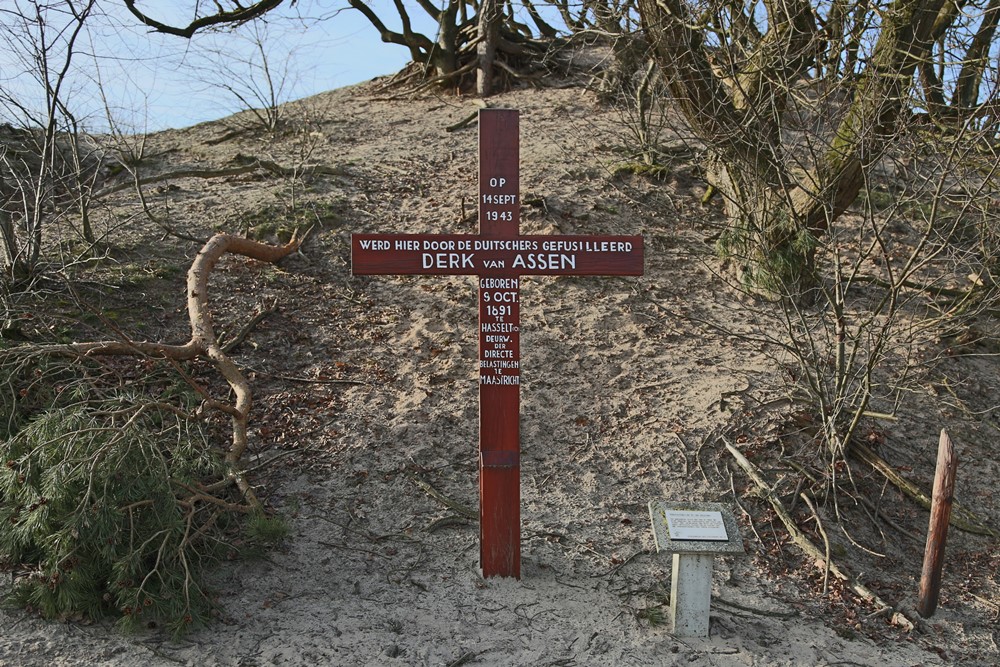 Monument Derk van Assen