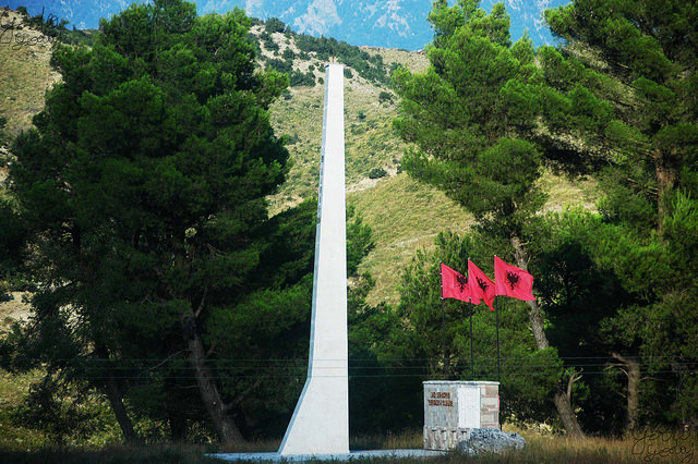 Monument Oprichting 5e Partizanenbrigade #1