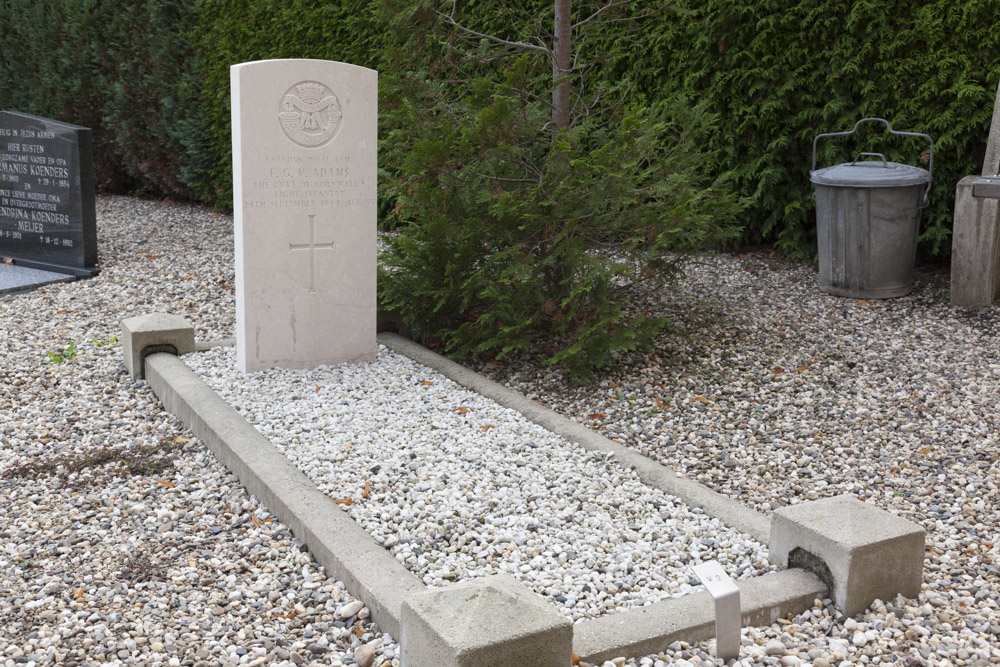 Commonwealth War Grave Protestant Cemetery Driel #2