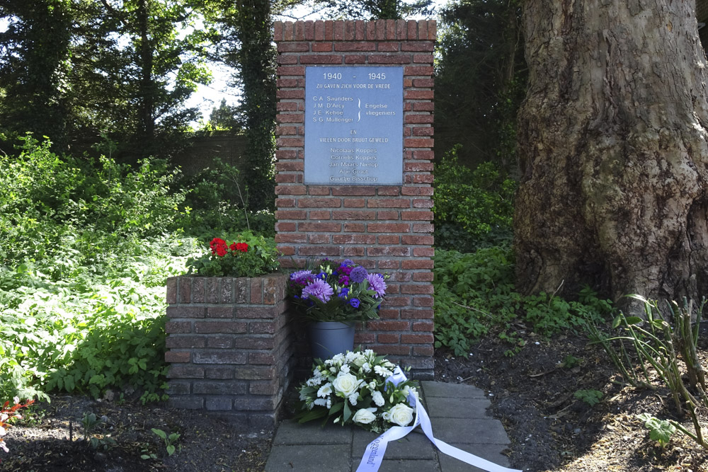 Oorlogsmonument Berkhout #1