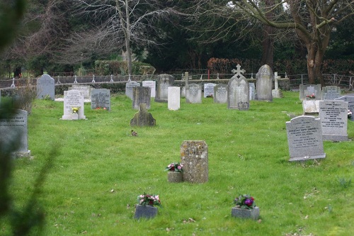 Commonwealth War Grave St. Christopher Churchyard #1