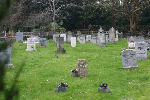 Oorlogsgraf van het Gemenebest St. Christopher Churchyard #1