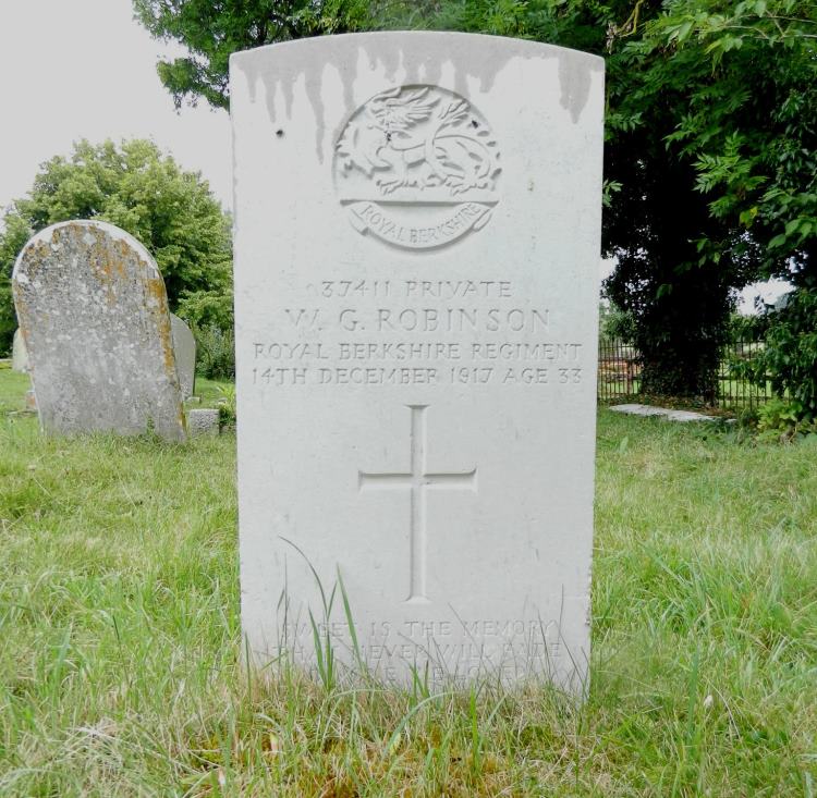 Commonwealth War Grave St. Nicholas Churchyard