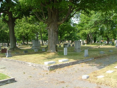 Oorlogsgraf van het Gemenebest Forest Hill Cemetery