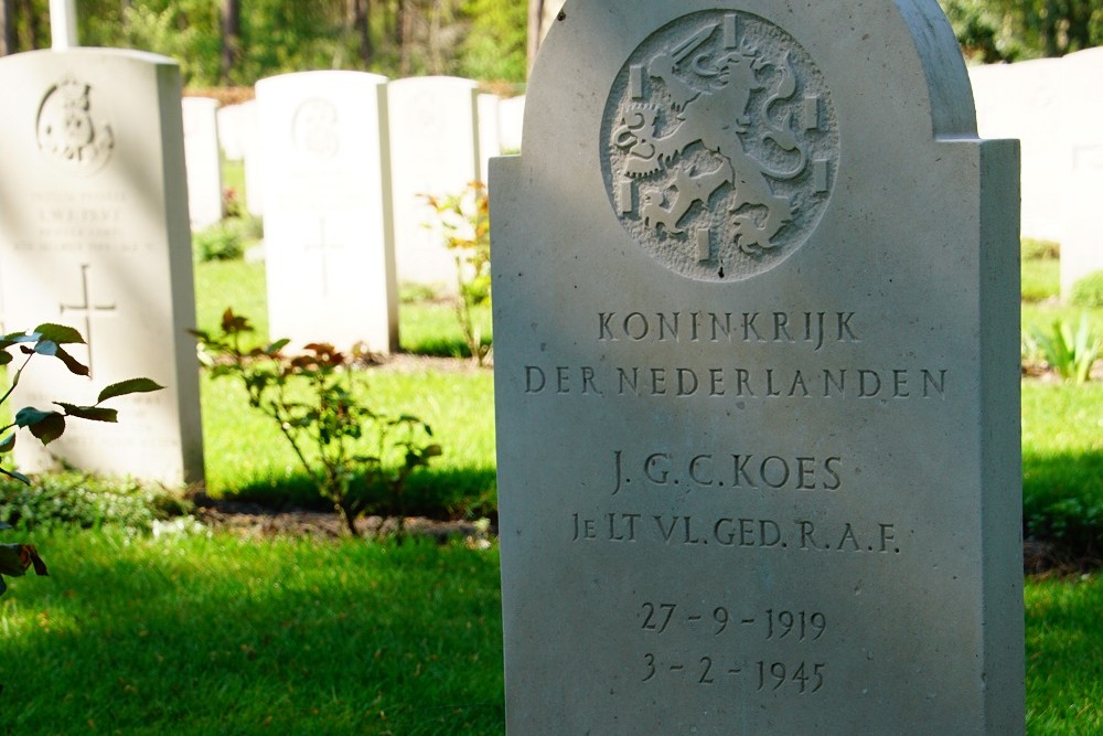 Canadian War Cemetery Bergen op Zoom #5