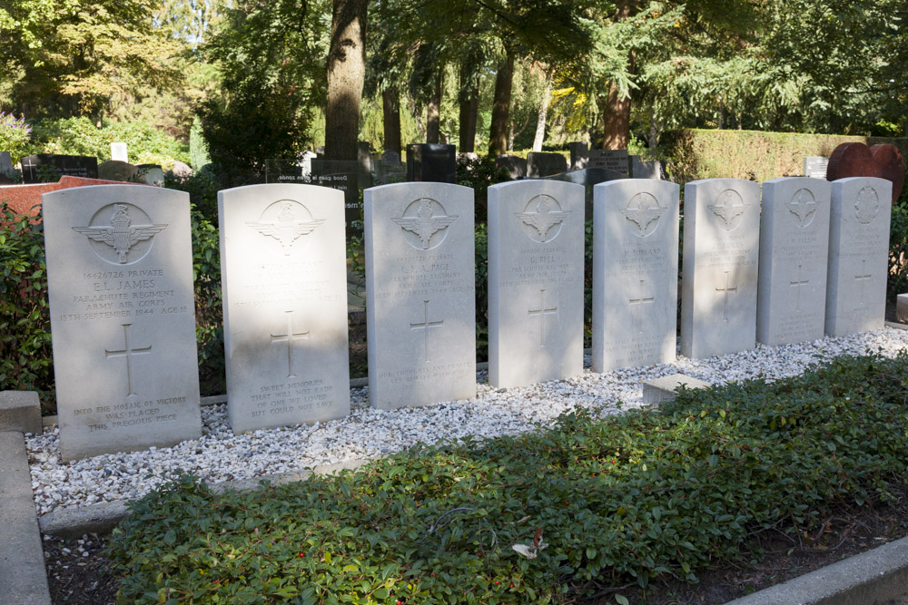 Commonwealth War Graves General Cemetery De Leeuwer Enk Wageningen #1