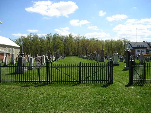 Oorlogsgraf van het Gemenebest Sainte-Justine-de-Newton Cemetery
