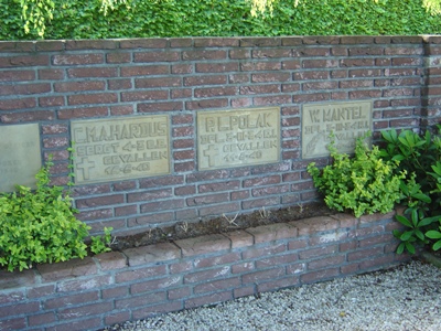 Dutch War Graves Old General Cemetery s-Gravendeel #2
