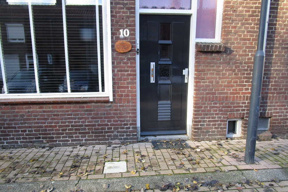 Herdenkingssteen Sint Crispijnstraat 10 #2