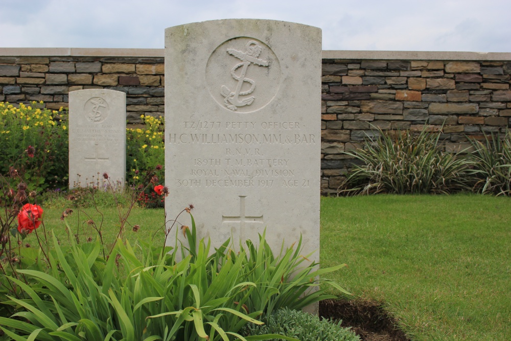 Commonwealth War Cemetery Sunken Road #3