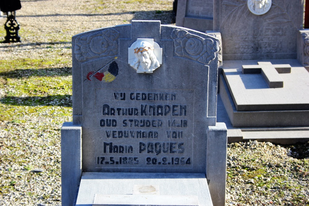 Belgian Graves Veterans Ordingen Churchyard #1