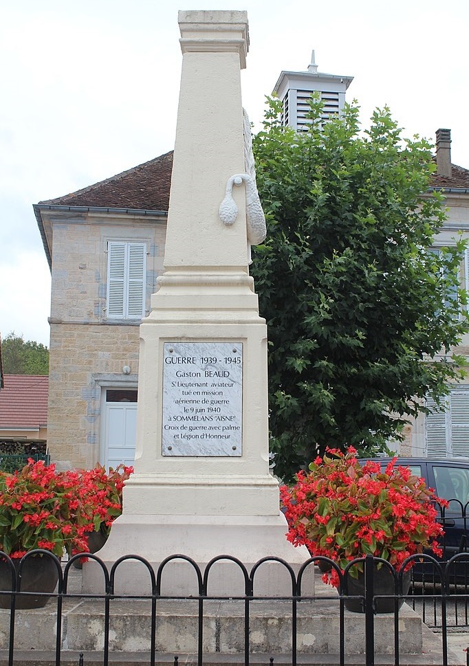 War Memorial Villers-les-Bois #1