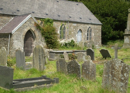 Commonwealth War Graves St Ciwg Churchyard