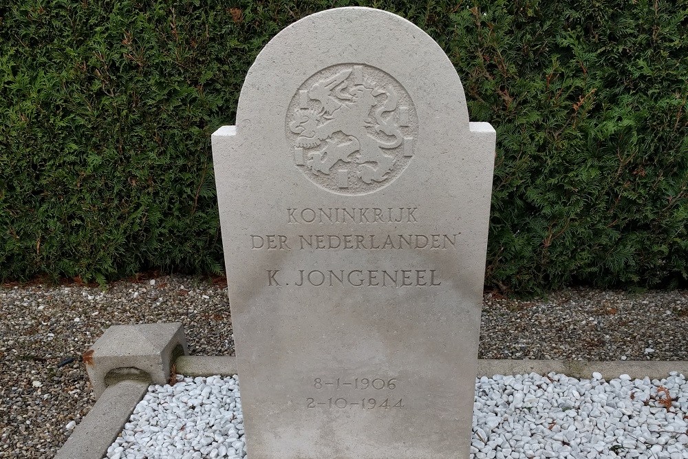 Dutch War Grave General Cemetery Goudriaan #1