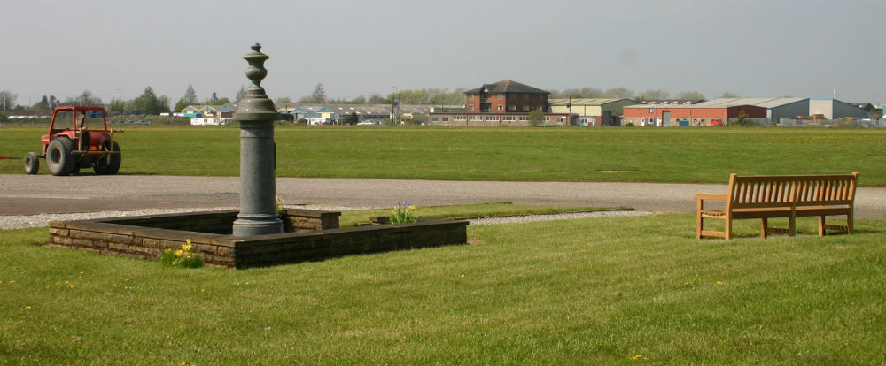 Monument en Bank RAF Pocklington #3