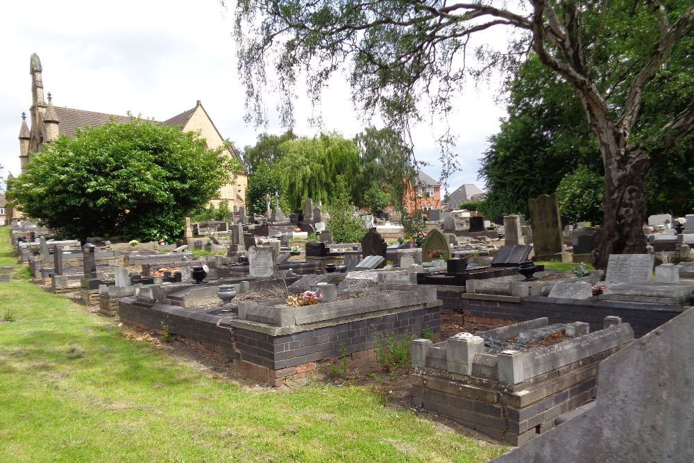 Commonwealth War Graves Christ Church Churchyard