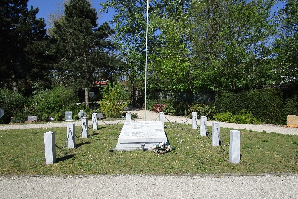 Monument Bemanning Martin Mariner P-303 Begraafplaats Duinrust #1