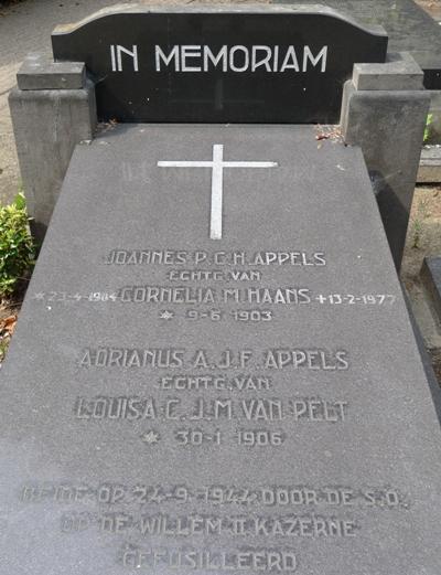 Nederlandse Oorlogsgraven Rooms Katholieke Begraafplaats Het Heike #3