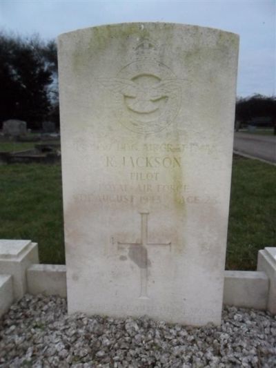 Commonwealth War Grave Newport Pagnell Cemetery