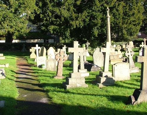 Oorlogsgraf van het Gemenebest St. Benedict Roman Catholic Churchyard