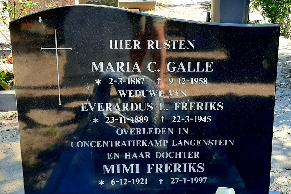 Memorial Private E.L. Freriks Cemetery Overakker Breda #2