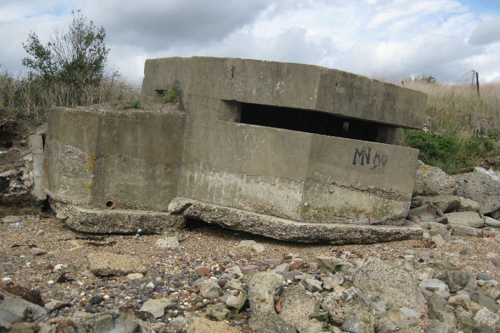 Pillbox FW3/22 East Tilbury #1