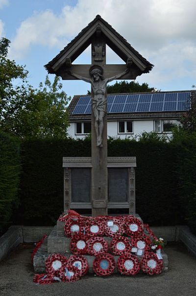 Oorlogsmonument Yateley #1