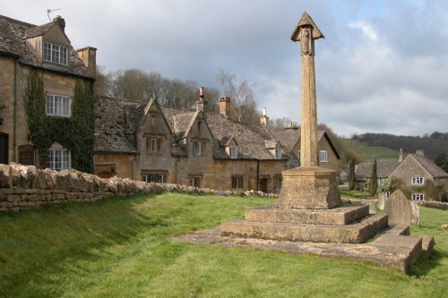 Oorlogsmonument Snowshill #1