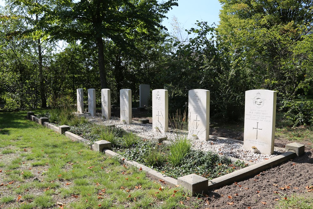 Commonwealth War Graves General Cemetery Doetinchem #1