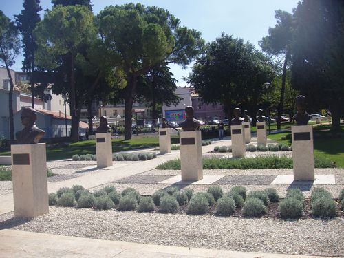 Busts Titov Park Pula #2