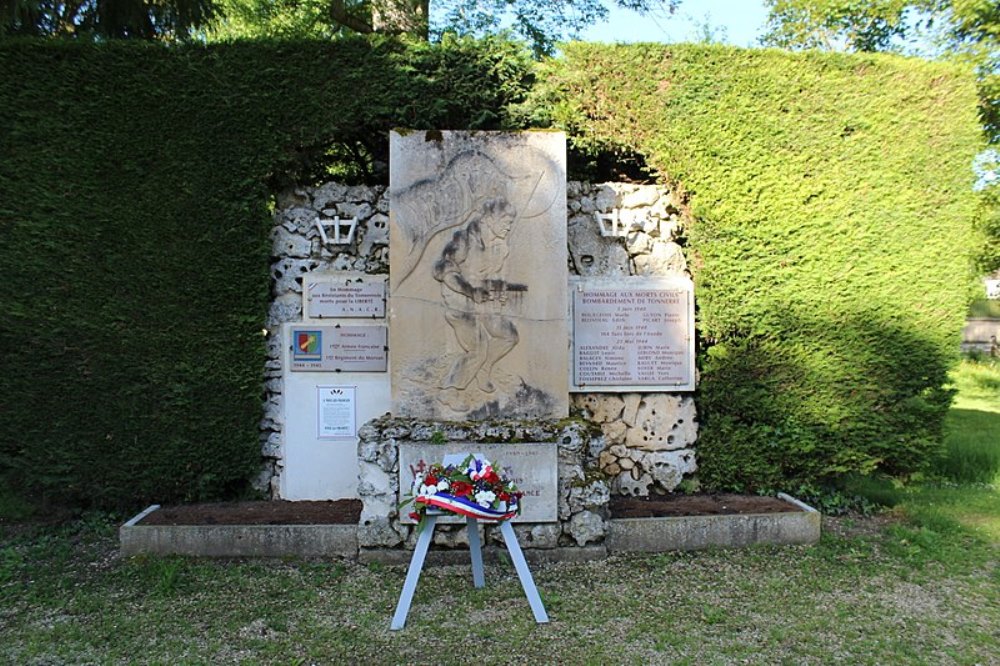 Memorial Civilians and Resistance Fighters Tonnerre #1